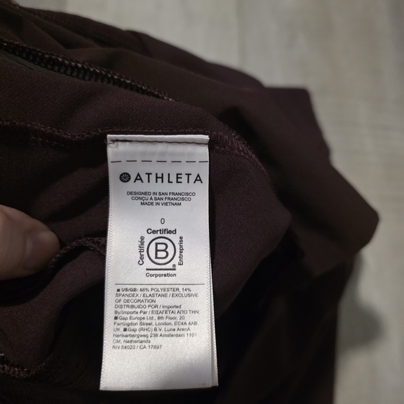 Athleta Burgundy Cropped Pants, Pockets - Picture 12 of 12